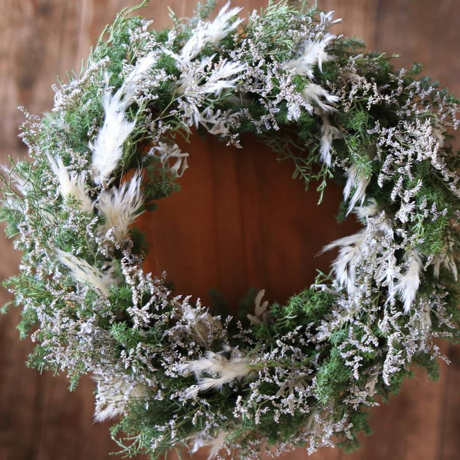 大きめ針葉樹のリース ＊ ホワイト ドライフラワー / 深い森を思わせる