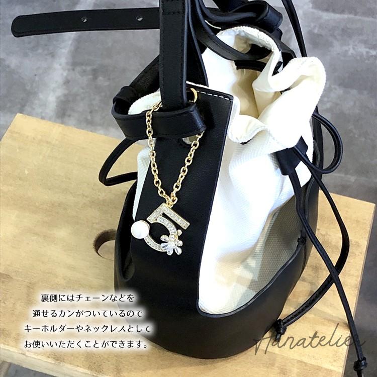 お花がくるくる回る！No5モチーフブローチ・大粒パール＆回るフラワー