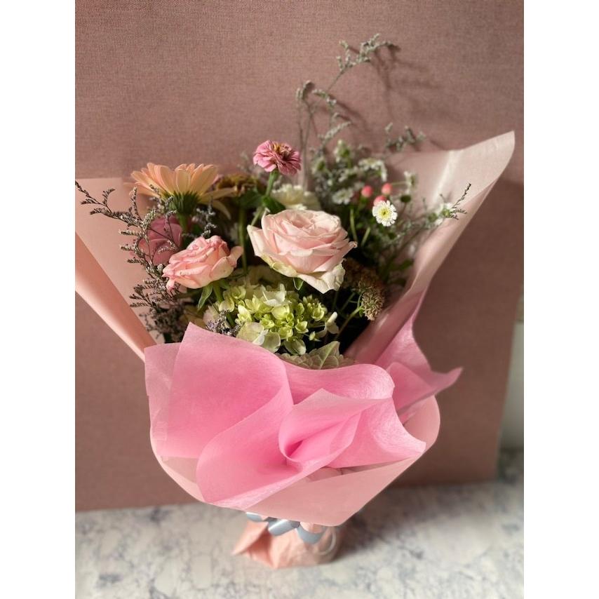 花束 誕生日 プレゼント 記念日 彼女 激安 楽々完全おまかせ 季節のお花たっぷり 花束 3300円 税込み Hanataba 花と雑貨とヤフーショップ 通販 Yahoo ショッピング