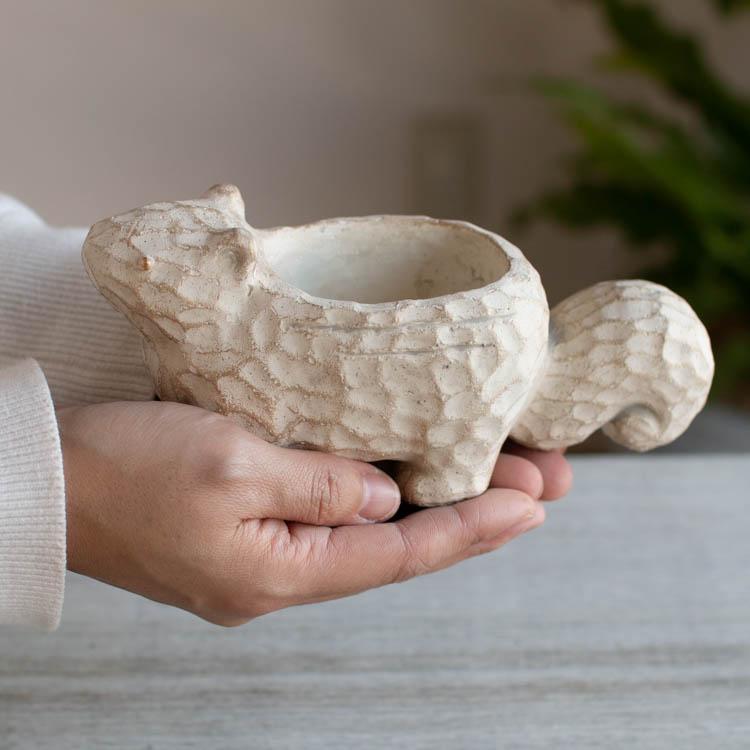 清の乾隆パステルの荷模様の透かし彫りの磁器のテーブル植木鉢の置物台の磁器 清の乾隆パステルの荷模様の透かし彫りの磁器のテーブル植木鉢の