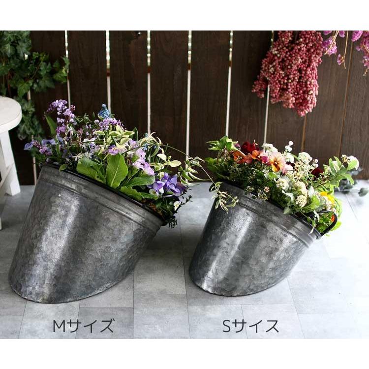 ポットのみ花は付属しません メタル ポット Mサイズ かべかけ金具付fh 031s ブリキ プランター おしゃれ 壁掛け ハンギング 寄せ植え ガーデニング雑貨 Siz Hati Metalpot M 花うるる ハンギング 寄せ植え通販 通販 Yahoo ショッピング