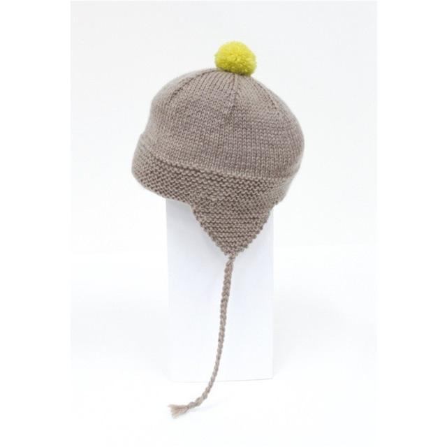 ハンドメイド ニット帽子 耳当て付き　白　かぎ針編み　高級シルクリボン ハンドメイド ニット帽子 耳当て付き 白 かぎ針編み 高級シルク