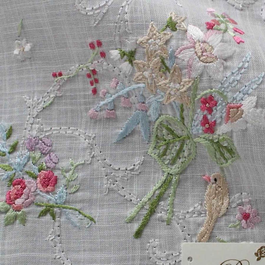 ベトナム手刺繍ハンカチ 花 5213 ホワイト : ハンカチーフギャラリー