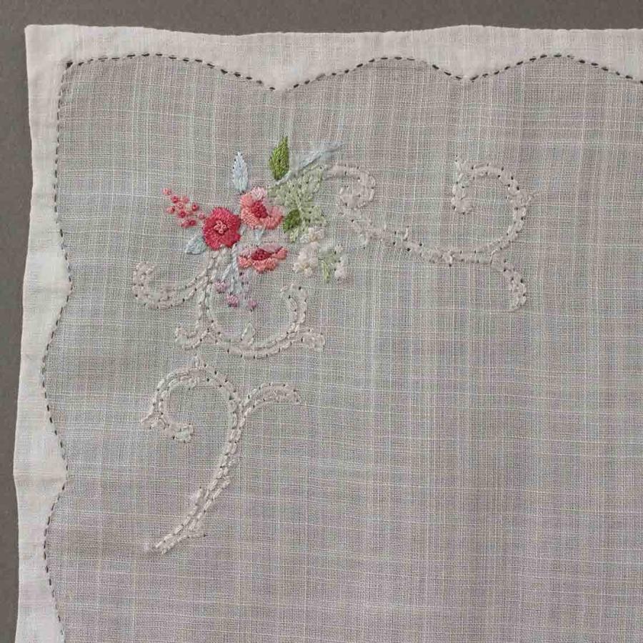 ベトナム手刺繍 テーブルクロス 花柄 リボン 【公式通販】