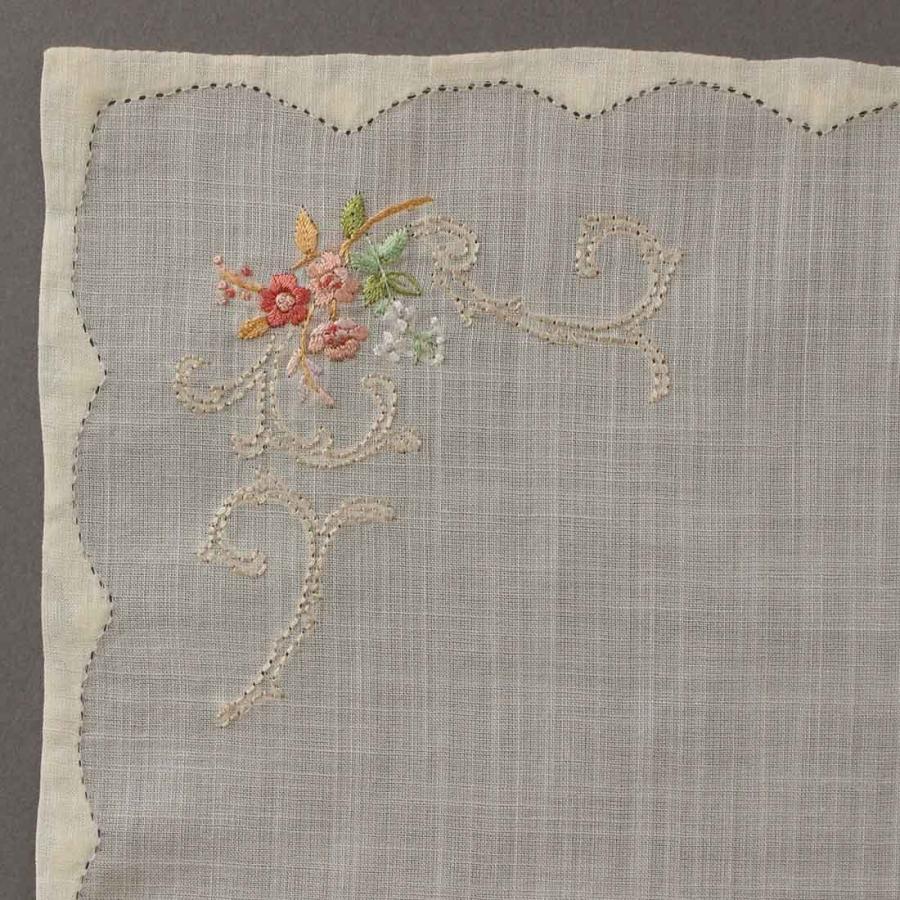 爆買 ベトナム手刺繍ハンカチ 花 5213 クリーム : ハンカチーフ