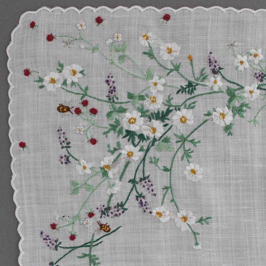 【未使用】和光 草花の手刺繍 ハンカチ ベトナム製 銀座和光 花柄手刺繍ハンカチ ベトナム製 ポアンポアン｜Yahoo!フリマ