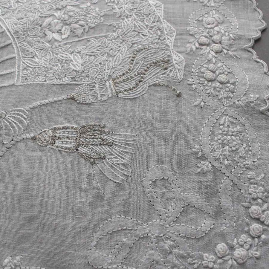 ベトナム手刺繍ハンカチ 扇子デザイン 6211 ブルー : ハンカチーフ