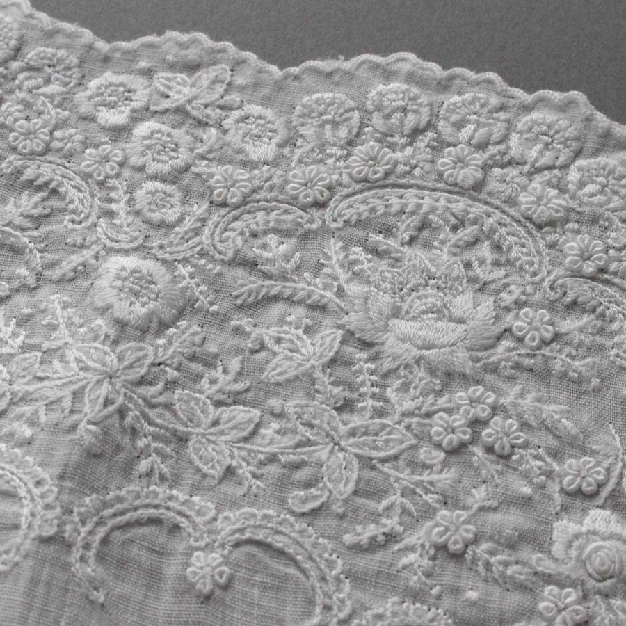 ベトナム手刺繍ハンカチ　扇子デザイン　6212 ホワイト_4