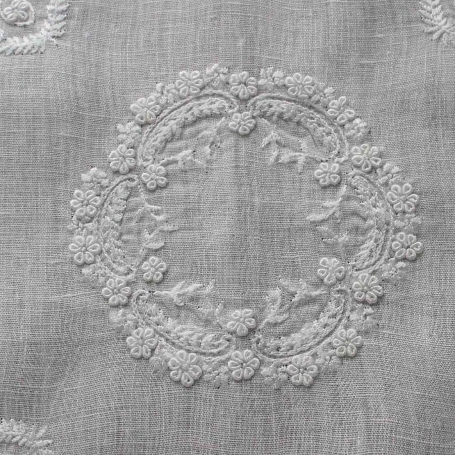 【送料無料】ベトナム手刺繍ハンカチ　扇子デザイン　6212 ホワイト ベトナム手刺繍ハンカチ 扇子デザイン 6212 ホワイト : ハンカチーフ