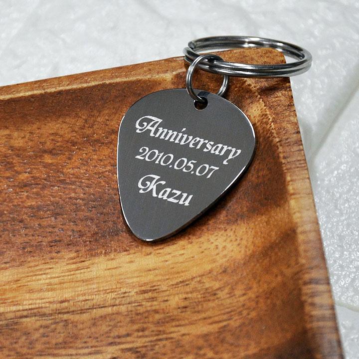 nachico＊確認用 お名前入りオーダーメイド木製キーホルダー♫ オリジナル ギターピック型 名入れ キーホルダー 刻印 オーダー