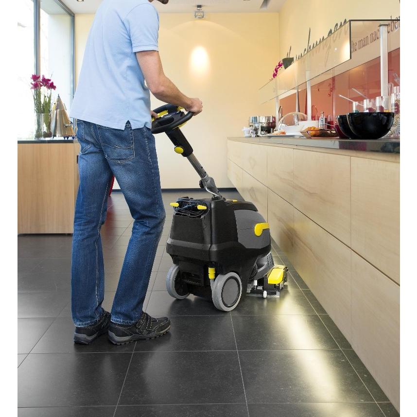 ケルヒャー（KARCHER） 代引き不可 業務用手押し式床洗浄機（ディスク