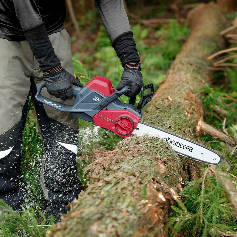 京セラ プロ向け　充電式チェンソー　DCS3640L2　36V　有効切断長さ350mm　リヤハンドル　2,500mAh　 | リョービ | 03