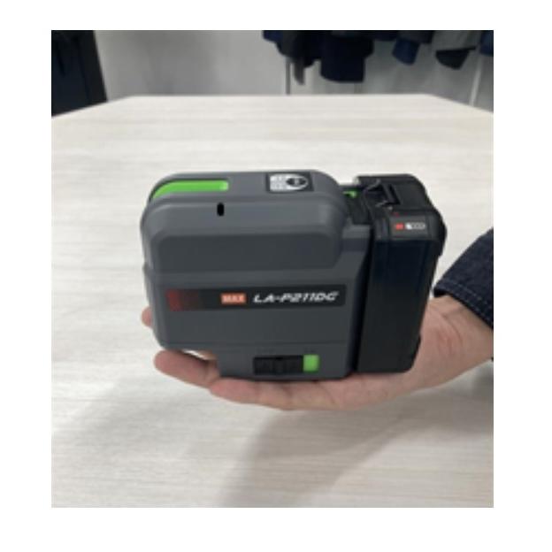マックス（MAX） 受注生産/納期3週間 レーザ墨出器 LA-P211DG 乾電池式