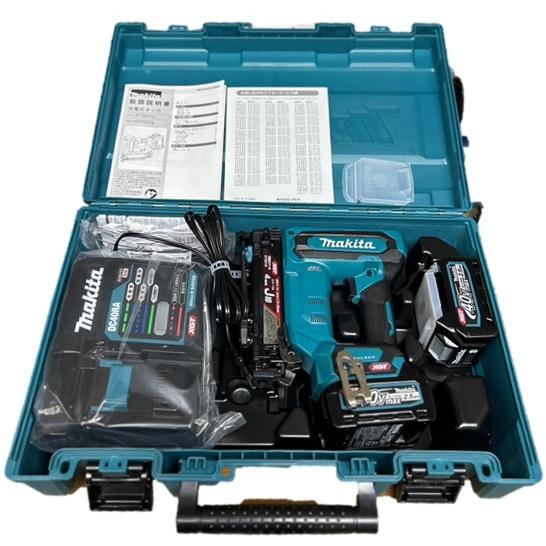 マキタ makita 40Vmax 4mm充電式タッカ ST001GRDX 2.5Ah電池2個 マキタ makita 40Vmax 4mm充電式タッカ ST001GRDX 2.5Ah電池2個