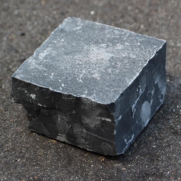 石ころ様 楽天市場】庭石 ゴロタ石 自然石 川石 玉石 ごろた揖斐黒ゴロタ石（100