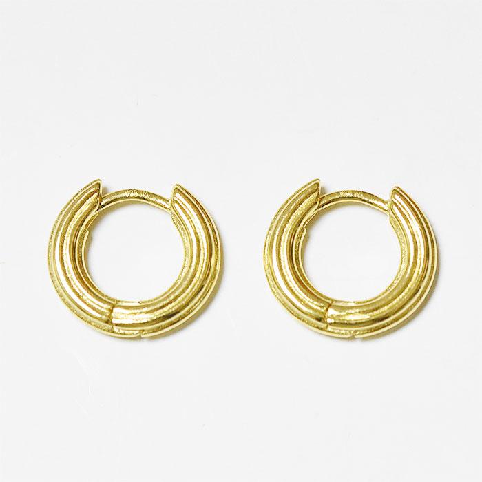 Jackie Mack ジャッキー マック ライン 幅広 小ぶり 小さめ 14mm フープ ピアス ゴールド 18金コーティング仕上げ Spring Huggie Earrings Gold_1