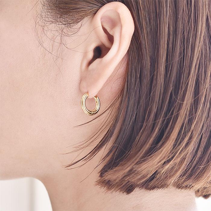 Jackie Mack ジャッキー マック ライン 幅広 小ぶり 小さめ 14mm フープ ピアス ゴールド 18金コーティング仕上げ Spring Huggie Earrings Gold_3