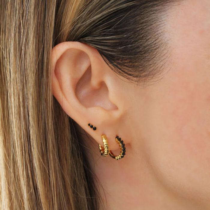 Jackie Mack ジャッキー マック 小ぶり 小さめ フープ ピアス 幅広 ゴールド 18金コーティング仕上げ APOLLO HUGGIES EARRINGS Gold_4