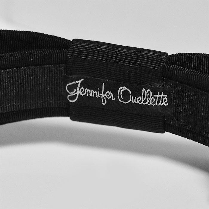 ≪Jennifer Ouellette≫ ジェニファーオーレット ブラック 黒 グログラン サイド リボン カチューシャ ヘアバンド Grosgrain Annette Bow Headband (Black)の画像