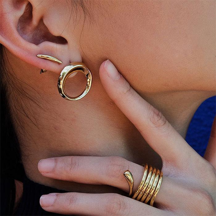 大人気 SOKO ソコ サークル デザイン ゴールド スタッズ ピアス Kaya Open Stud Earrings Gold 【2193911584】(11083円)