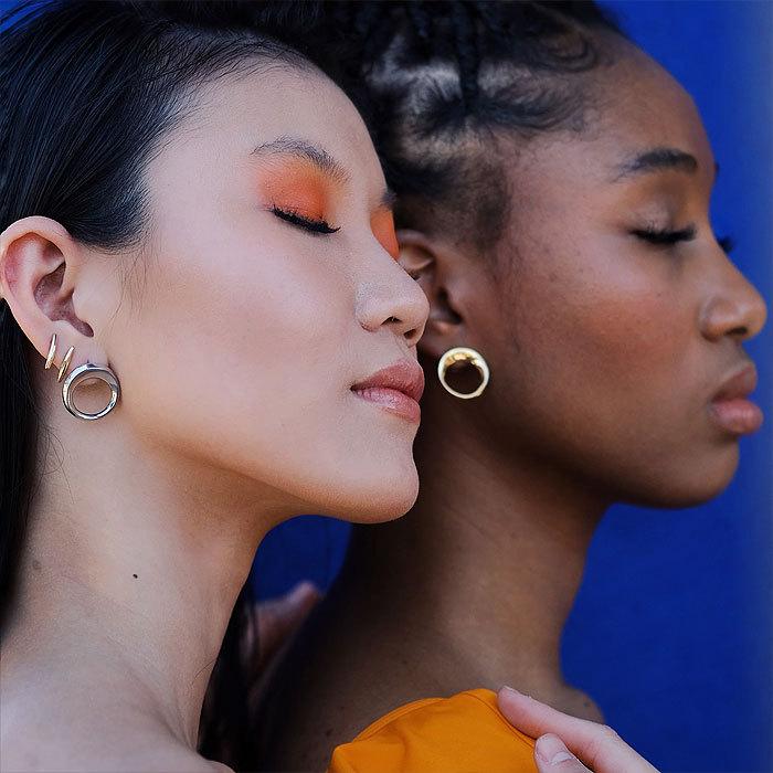 大人気 SOKO ソコ サークル デザイン ゴールド スタッズ ピアス Kaya Open Stud Earrings Gold 【2193911584】(11083円)