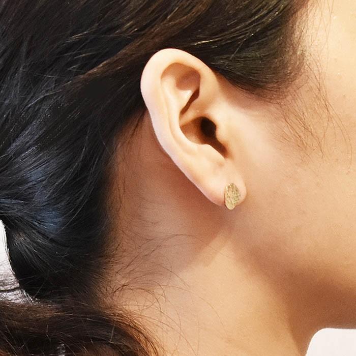 Sol Proano ソル プロアノ ハンマード サークル プレート ゴールド スタッズピアス Gold Sp Maria Turquoiz 通販 Yahoo ショッピング