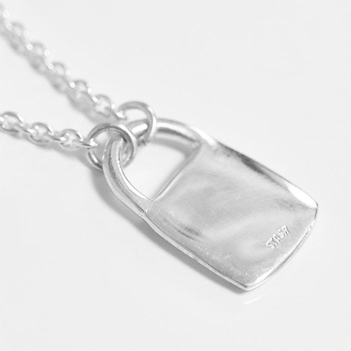 ≪STASH JEWELLERY≫ スタッシュジュエリー 手彫り キーロック シルバー ネックレス ラッキーモチーフ SV925 Sid Padlock Necklace (Silver)の画像