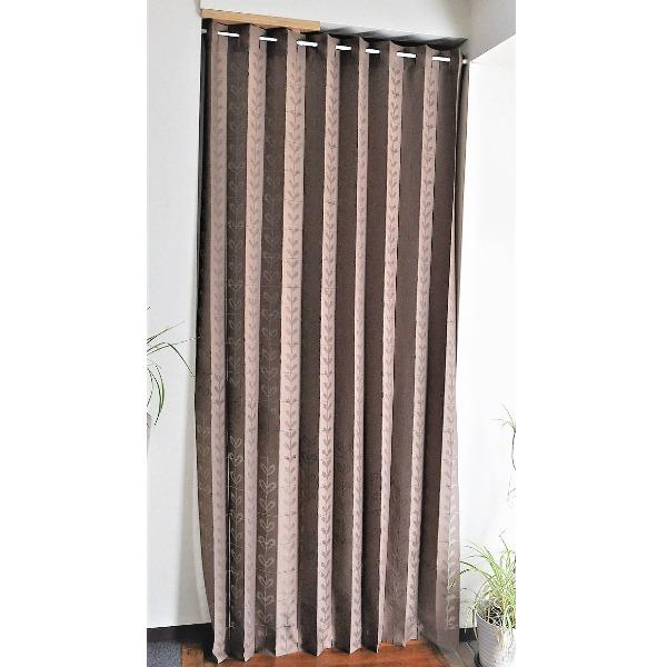 間仕切り カーテン 幅150×丈250cm ブラウン 日本製 パタパタ 取り付け簡単 ポール別売り リビング ダイニング 階段 | 