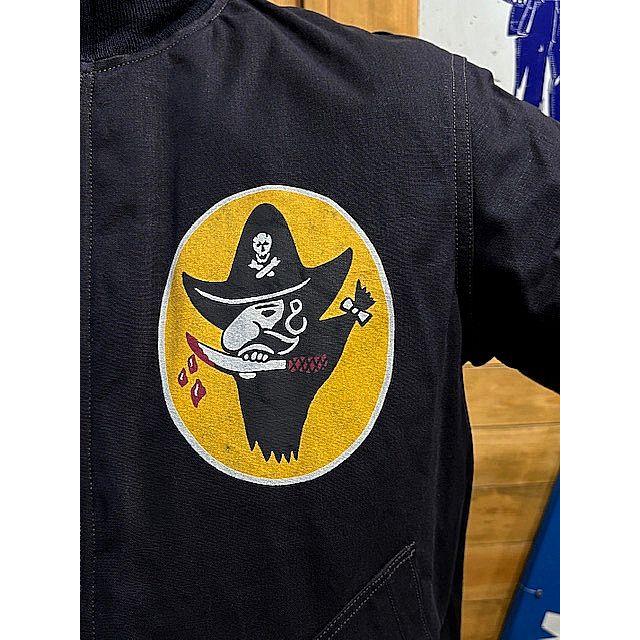 フリーホイーラーズ デッキジャケット FREEWHEELERS “KNUCKLE BONES” on “AAF 90thBG 400thBSQ” CIVILIAN DECK JACKET #2531004 DARK NAVYの画像