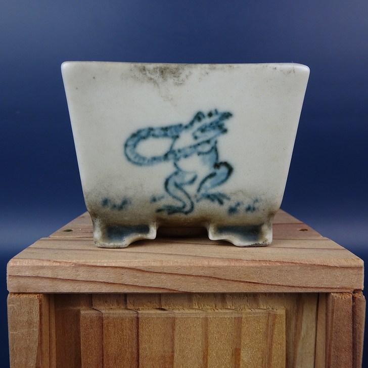 土交　正方　深め　盆栽鉢 中古】盆栽鉢 落款なし 小鉢 長辺 約5.3cm 正方鉢 染付 鳥獣戯画 蛙 兎