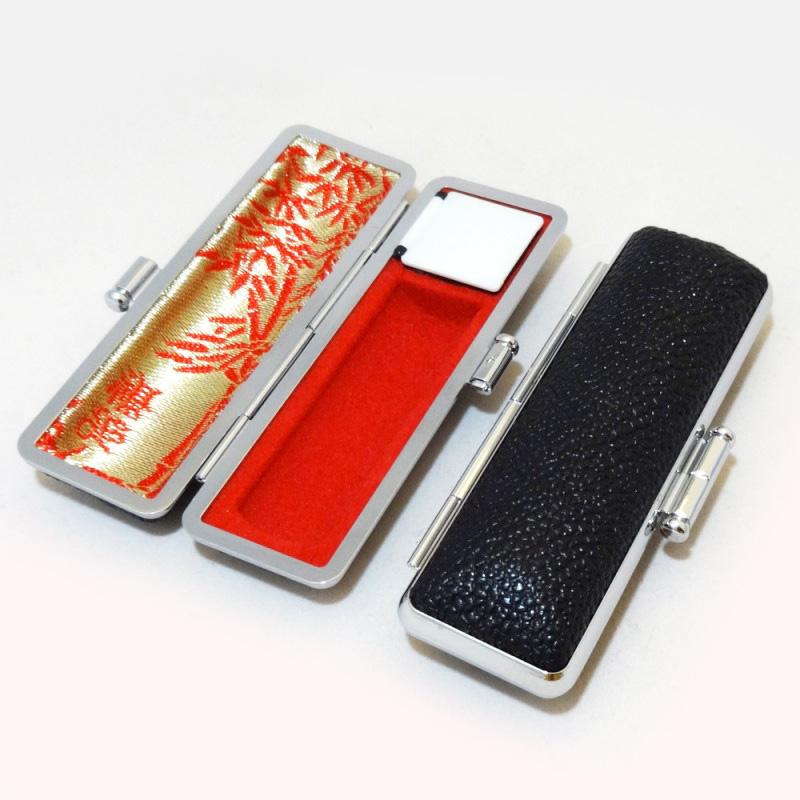 印鑑 作成 個人印 3本セット 彩樺 さいか 認印12.0mm 銀行印15.0mm 実印18.0mm ハンコ 選べる5書体 英語 アルファベット 外国人 即日対応可 丈夫 印鑑ケース付きの画像
