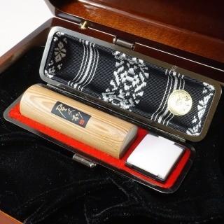 印鑑 屋久杉 18.0mm 御宝印 はんこ ハンコ 作成 認印/銀行印 博多織高級ケース(黒)セット