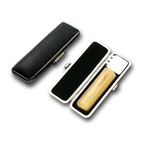 送料無料 印鑑 はんこ 銀行印 牛角 淡色（芯持） 15.0mm 印鑑ケース(ブラックメタル枠)付き