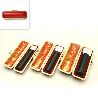 印鑑 はんこ 実印 銀行印 認め印 XSSセット 3本セット (実印：18mm 銀行印：12mm 認印：10.5mm) 玄武（黒彩樺） 印鑑ケース(赤-金枠)付き 送料無料 | 
