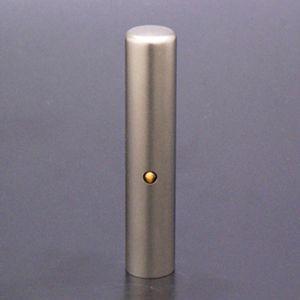 送料無料 印鑑 はんこ チタン印鑑 ジュエルズチタン(タイガーアイ) 認め印 12.0mm 黒印鑑ケース（ブラックメタル枠）付き