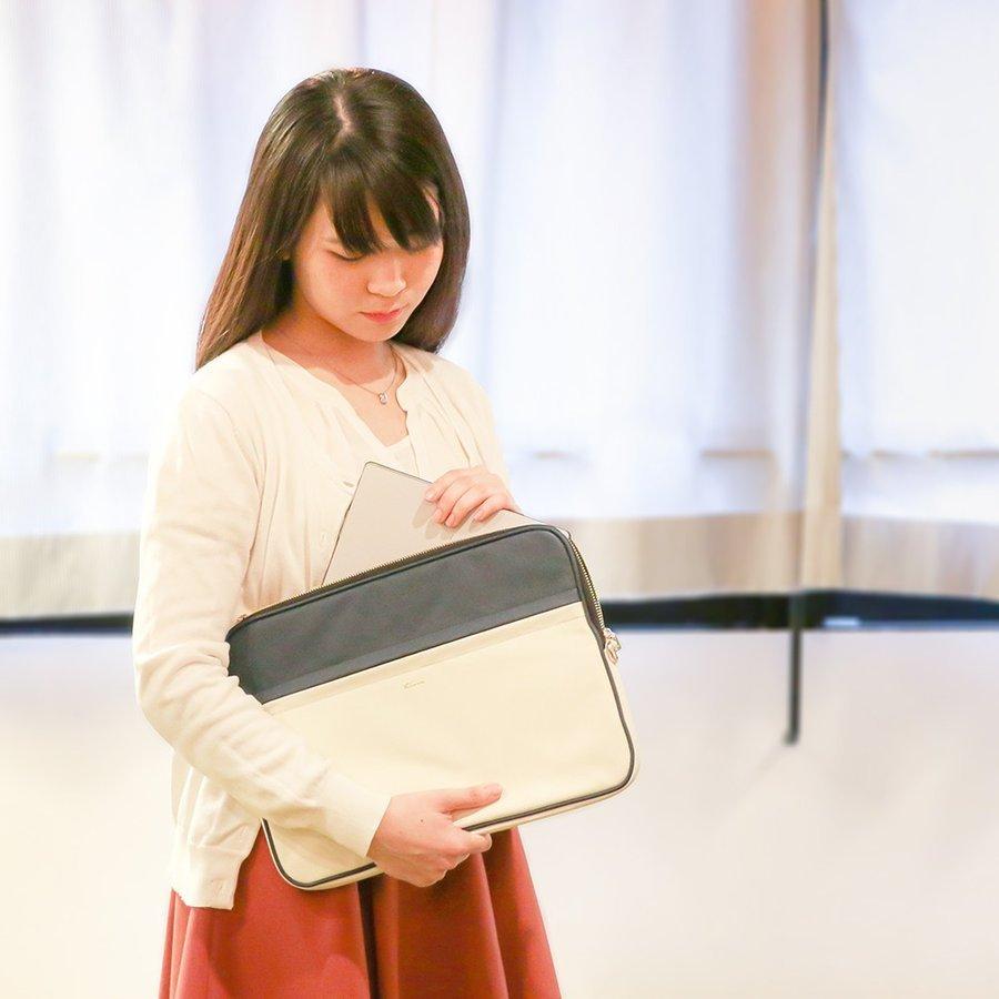 Toivoa Pc 書類ケース 13 3インチ対応 クリアファイルが入る パソコンケース タブレットケース インナーバッグ バイカラー ツートン レディース Tva06 ハピラwebショップ 通販 Yahoo ショッピング