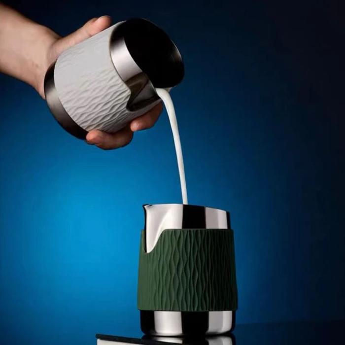 WPM ラウンドスパウト ハンドルフリー ミルクピッチャー 450ml スリーブ別売 | ブランド登録なし | 03