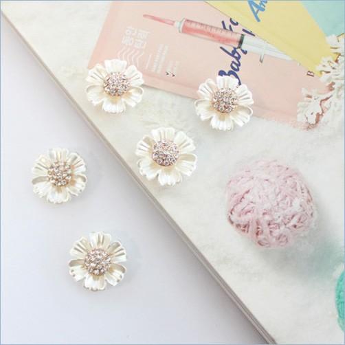 デコパーツ デコ電キット デコアクセサリー  メタルパーツ  デコアート  ハンドメイド  DIY  デコグッ ス マホケース  スワロスキーのお花 | 