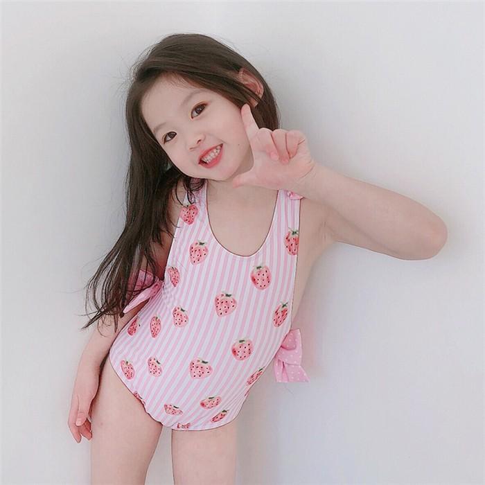 超可愛 子供服 一体型 女子 女児 水着 水泳帽付 2点セット苺柄 サロペット キッズ 女の子 女児用 キッズ アウトドア 温泉水泳 2 12歳 ビーチ 2976 ハピネスキャメル 通販 Yahoo ショッピング