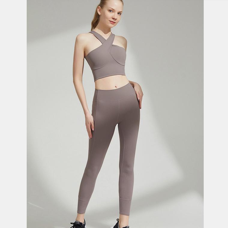 Lee.che ヨガウェア セット 上下セット トップス カップ付き Lee.che ヨガウェア セット 上下セット トップス カップ付き