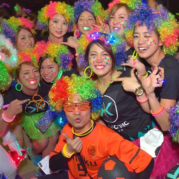 光るアフロウィッグ 全6色 パリピ パーティー アフロ かつら カツラ ウィッグ Led 光る アフロ ハロウィン コスプレ おもしろい おもしろ 面白い コスチューム Hat700 Happy Joint 通販 Yahoo ショッピング