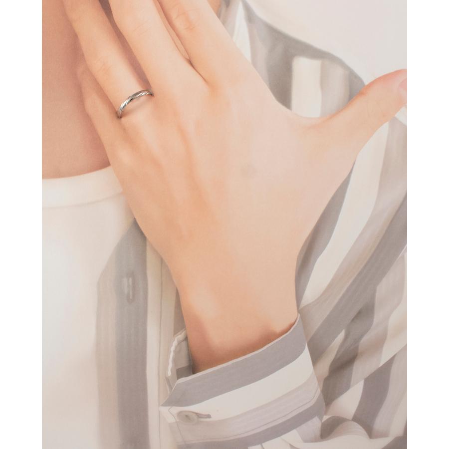 ペア リング 指輪 マリッジリング 結婚指輪 プラチナ ダイヤモンド Pt 900 Pilot パイロット 2本 セット 金属アレルギー 刻印無料 細 ライン ツイスト 光沢 P351の画像