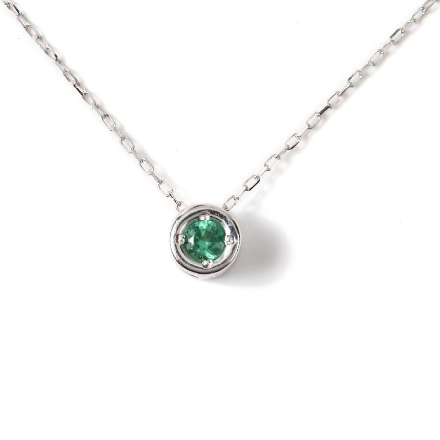 緑石のネックレス　18金　ホワイトゴールド 18金 ネックレス ダイヤモンド エメラルド ホワイトゴールド