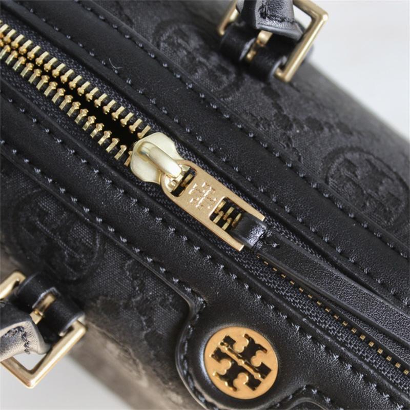 極美品✨トリーバーチ フレミング リュック レザー キルティング エンボスロゴ Man ブラック T タイムレス レザー バックパック ミディアム