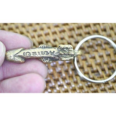 巨大なペニスを持つトラの真鍮製キーホルダー タイのお守り