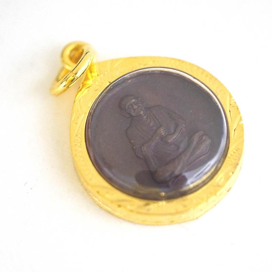 タイのお守り タイ ワット ラカンのプラクルアン ラカンの高僧ルアンポートーのお守りです タイでは超有名なお守りです Watrakang Phrakruang8 Happyhour 通販 Yahoo ショッピング