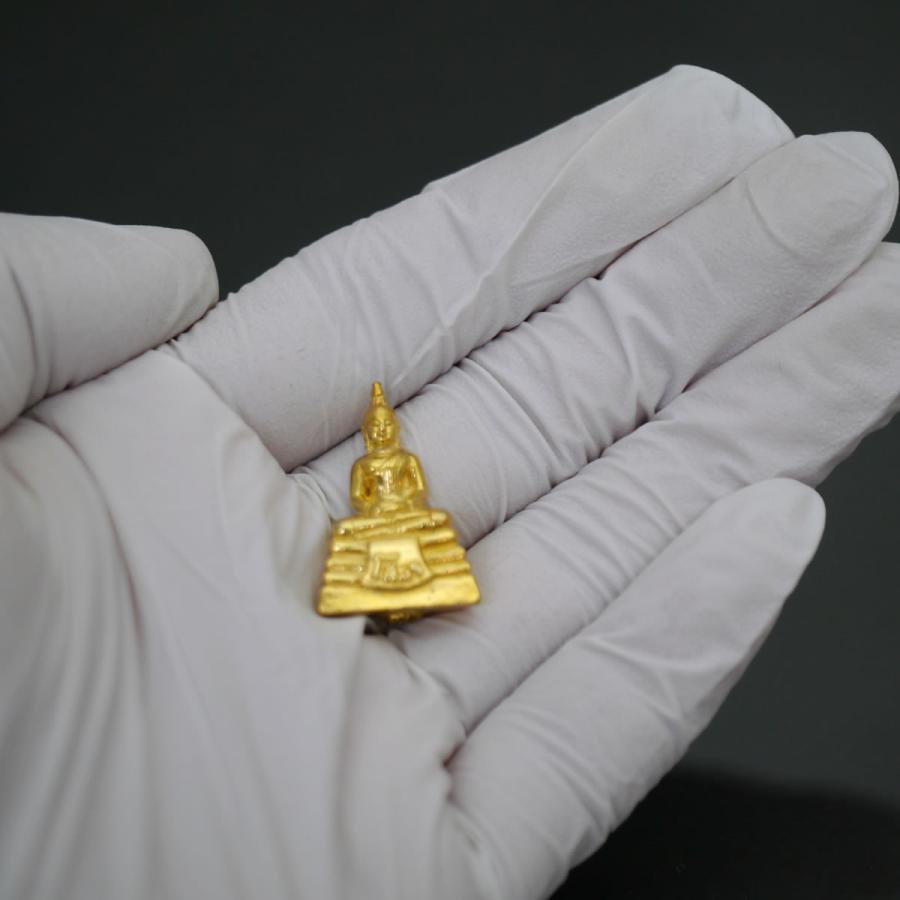 タイ-ワット・ソートンのプラクルアンその3 金色の御神体 タイでは超