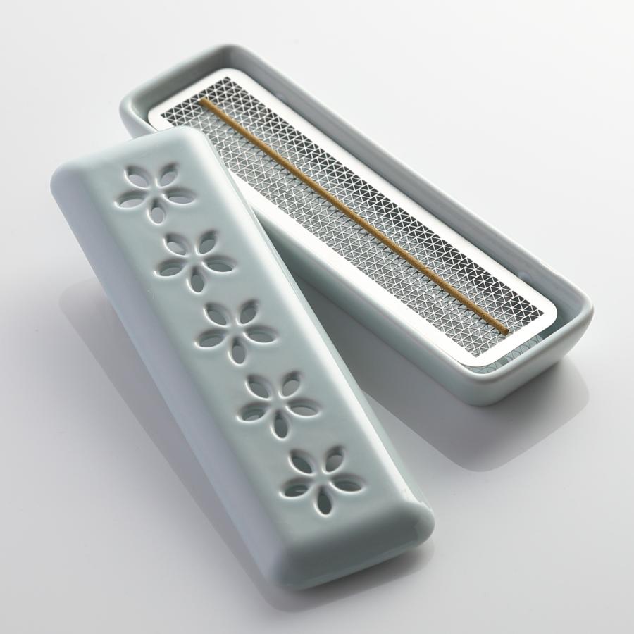 お香立て おしゃれ なデザインの 線香立て 横置き で使える 癒し の お香たて 香炉 仏具 仏壇用品 、安全性にも配慮した陶製品です。 |  | 01