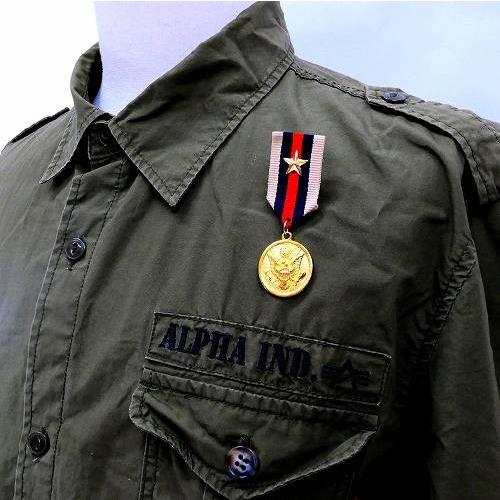 バッジ ミリタリー 勲章 赤 紺色 ベージュ メダル cj21 勲章バッジ