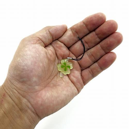 四葉 クローバー ストラップ 本物の四つ葉入り ストラップ1本おまけ